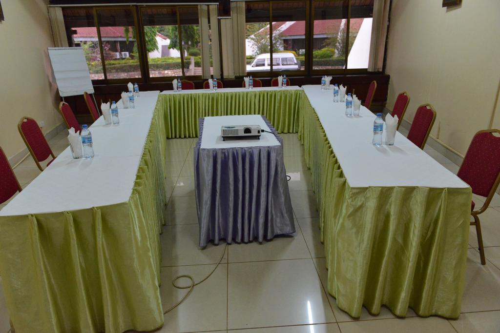 Morogoro Hotel Екстер'єр фото