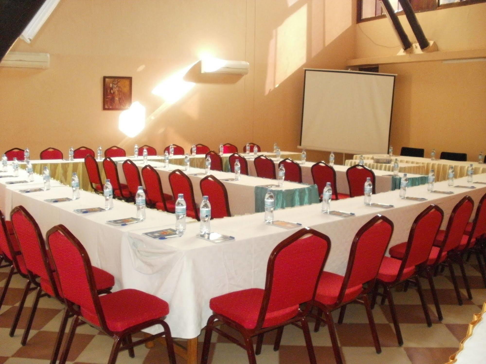 Morogoro Hotel Екстер'єр фото