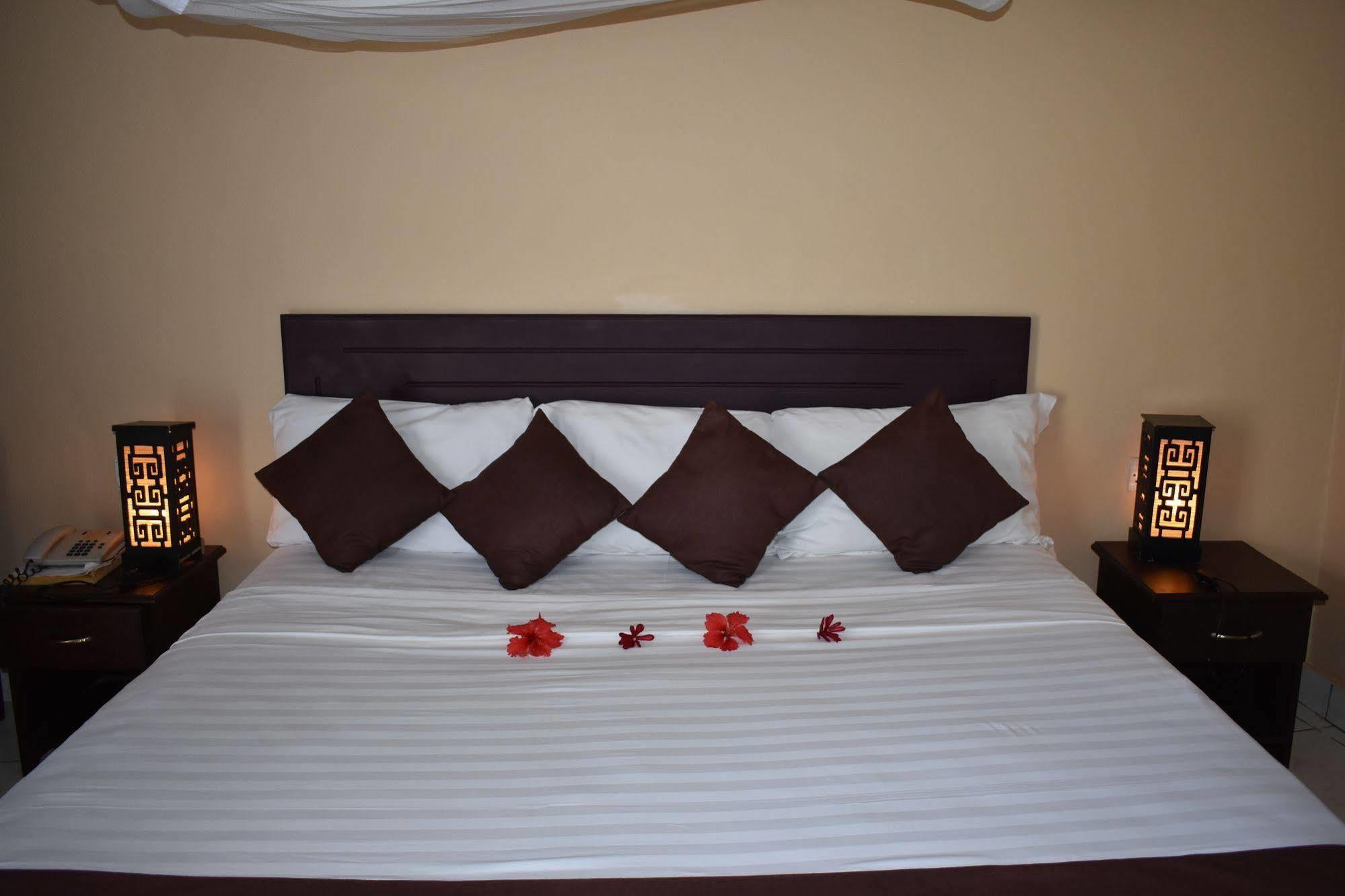 Morogoro Hotel Екстер'єр фото